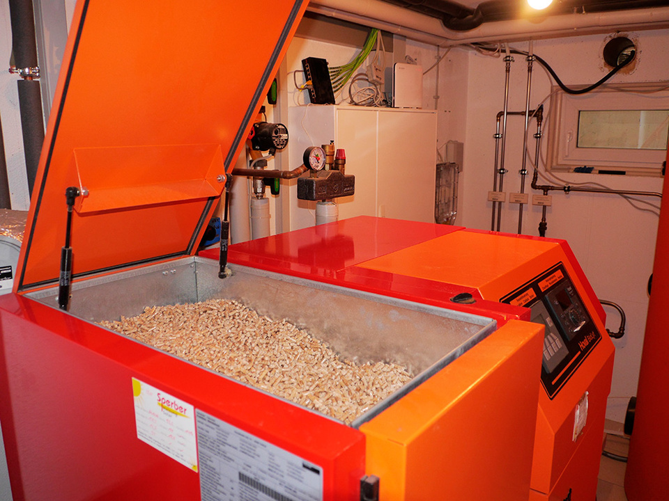 Palletheizung2 bei Elektro Reich KG in Groß-Umstadt